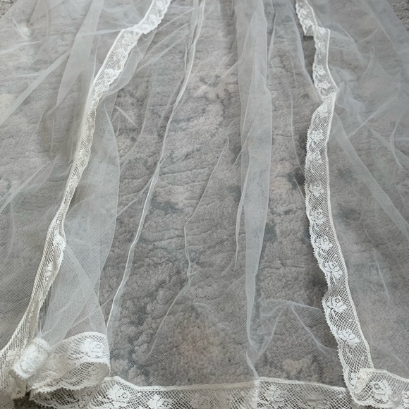 Vintage First Communion Ivory White Veil with Lace & Flower Wreath Headpiece - Picture 7 of 8